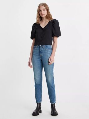 Levi's Wedgie Ankle Icon Fit Women’s Jeans in Medium Wash